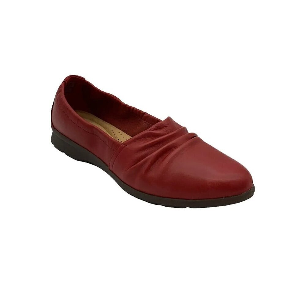 Clarks Women's Jenette Ruby Red Scrunched Leather Flats NEW 5.5 M‎